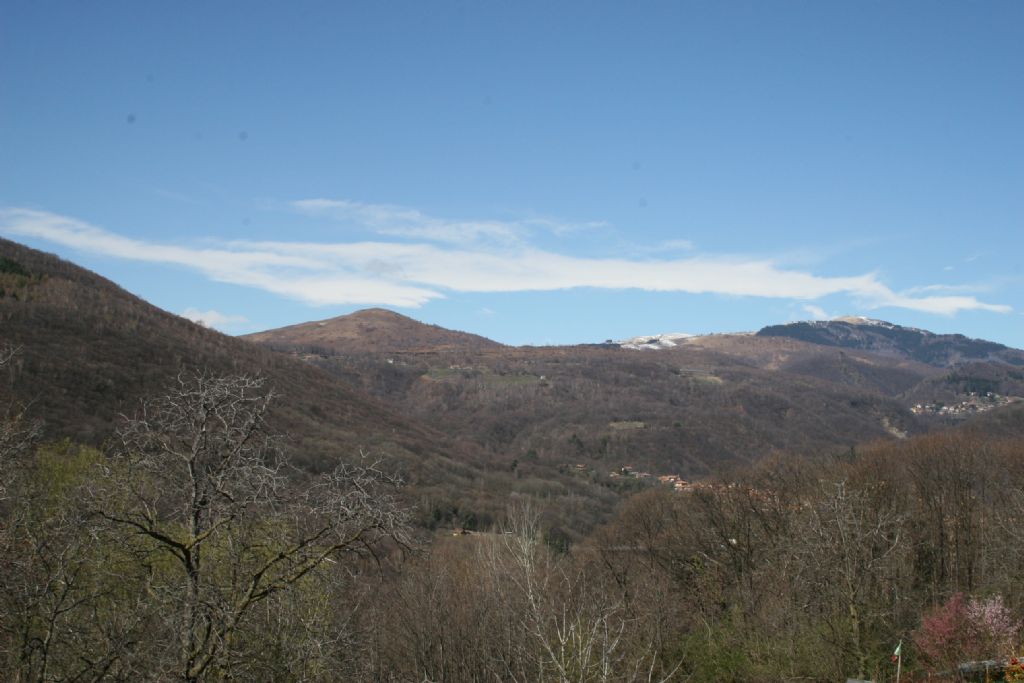 Terreno edificabile con stupenda vista lago sulle colline di Lesa